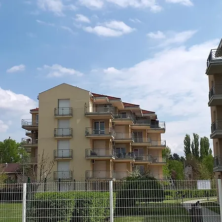 Balaton-golden Siofok-aranypart-apartman * Шиофок